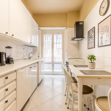 Domus Farinacci - Your Vatican Refuge In *